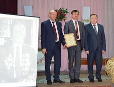 Награждение В.Н. Семенова